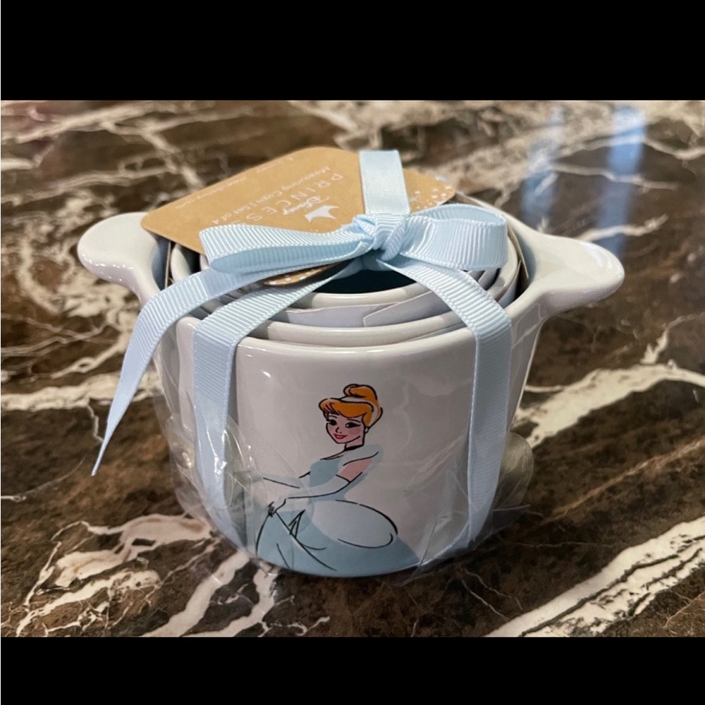 RAE DUNN “CINDERELLA” DISNEY MEASURING CUPS